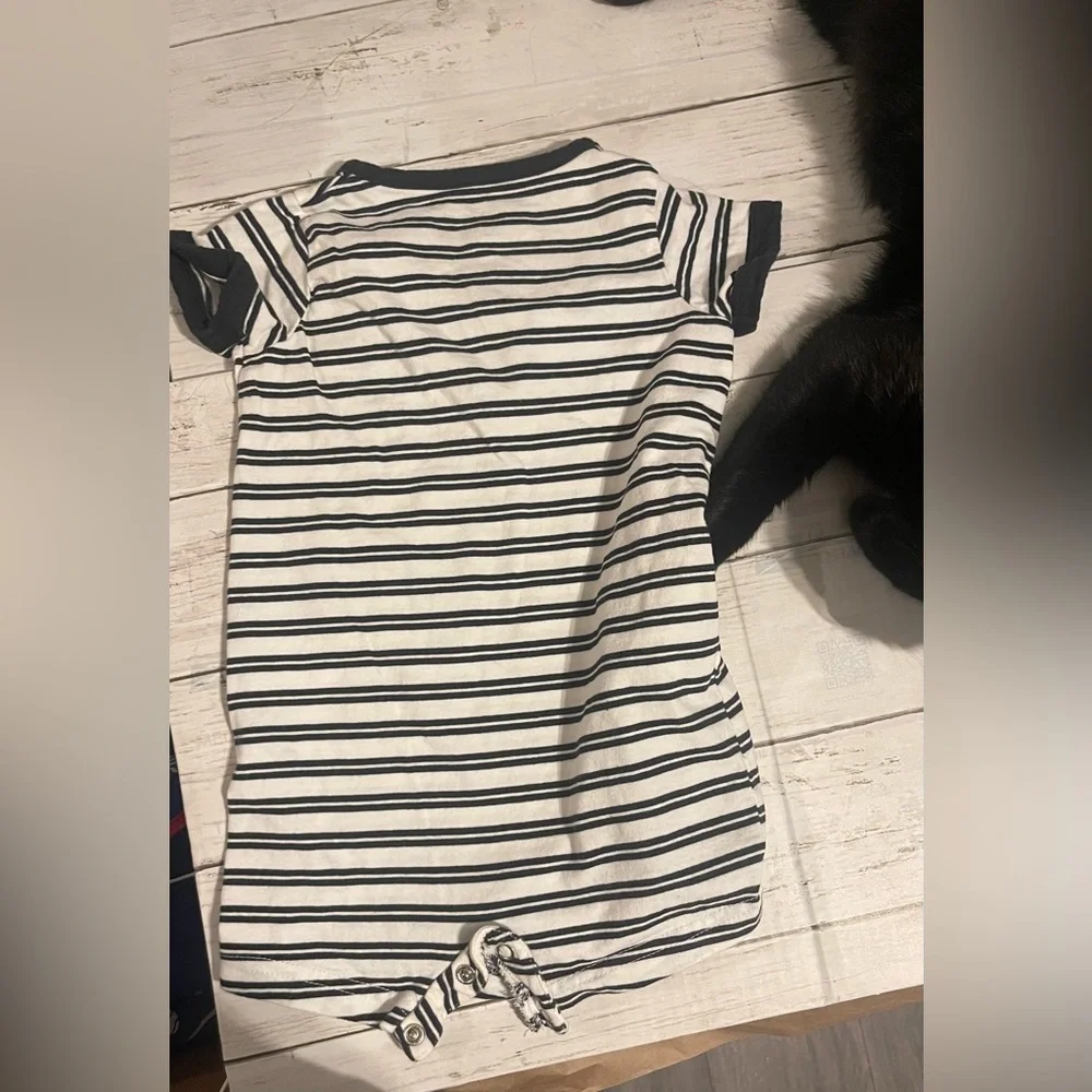 One Piece Baby Boy Black and White Carter’s Bodysuit (Size 9M)